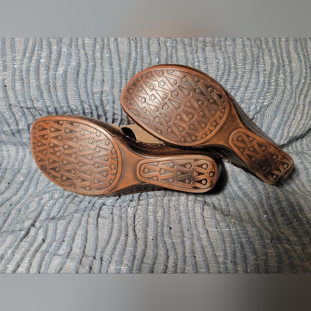 💗 White Mountain size 8.5 clog sandals with buckles in excellent condition 💗 - Picture 4 of 9